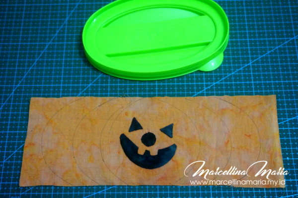 DIY Halloween mug cozy tutorial and pattern