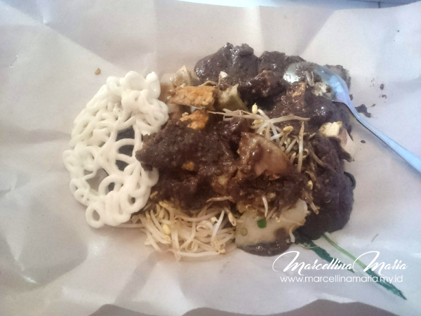 Enjoy typical food in my hometown